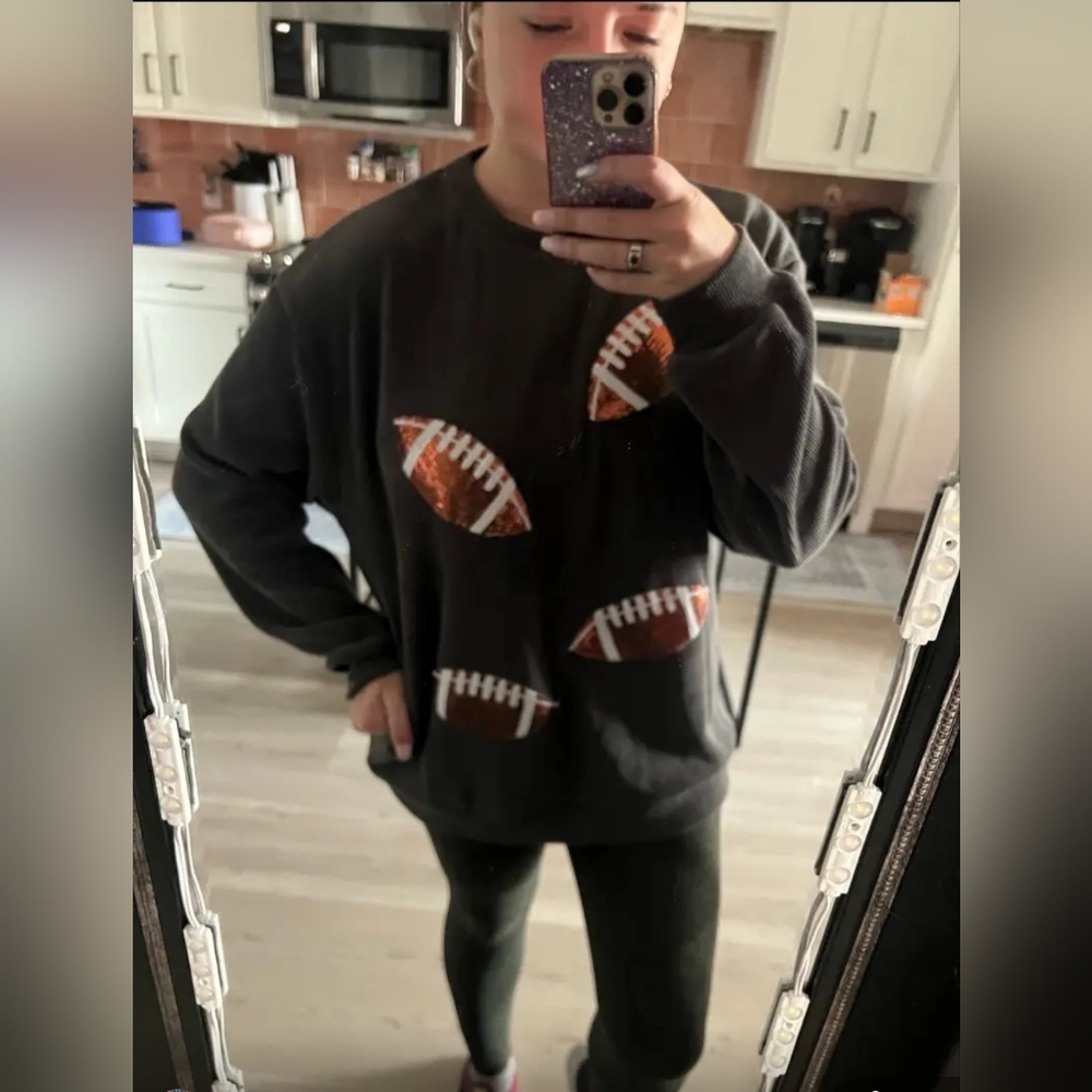 NIP Womens Gray Ultra Soft Sequin Long Sleeve Football Top. - Picture 2 of 15